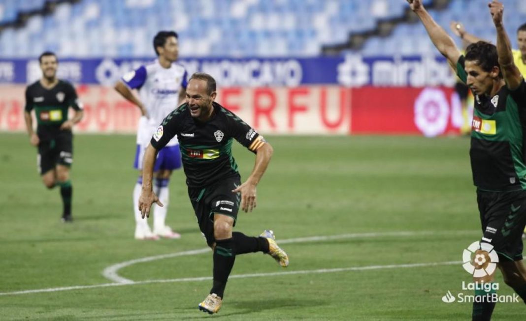 Nino celebra su gol en el Real Zaragoza-Elche de la semifinal del playoff de ascenso a Primera